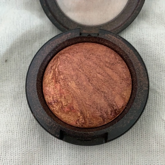 🎉6 / $30 Bundle Mac  Eye Shadow - Picture 6 of 8